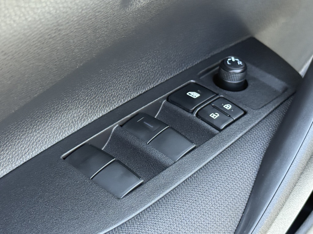2025 Toyota Corolla LE photo 16