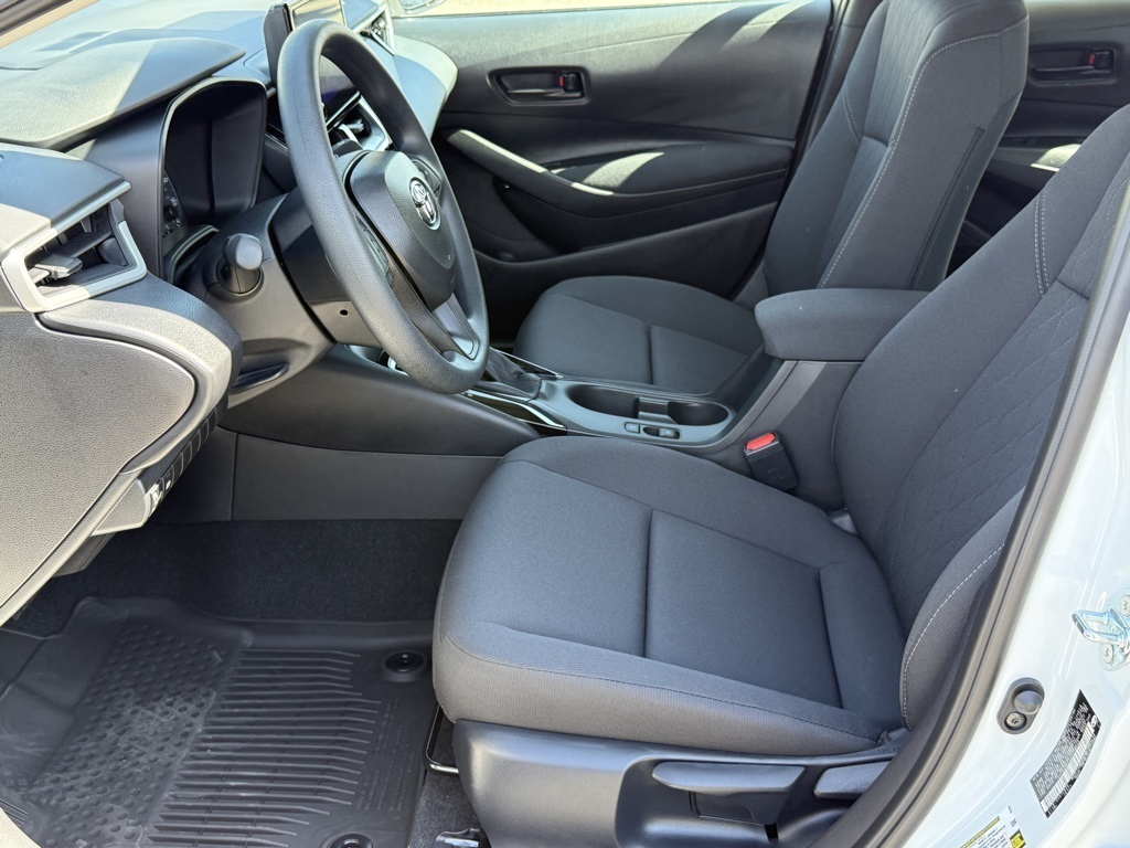 2025 Toyota Corolla LE photo 17