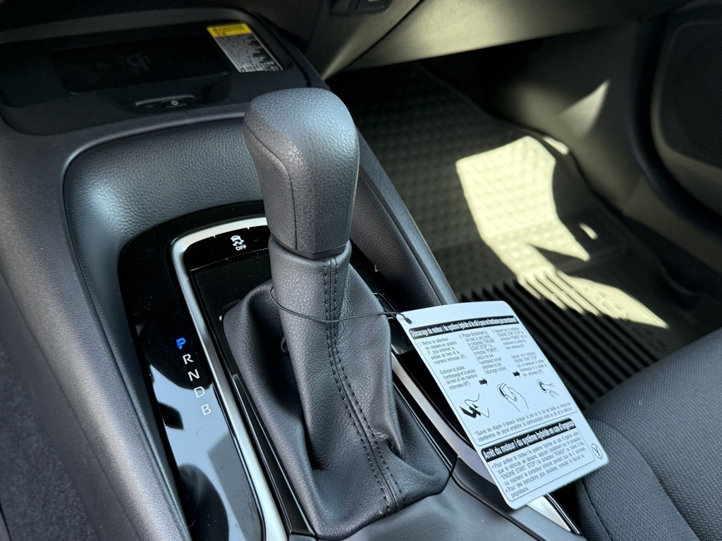 2025 Toyota Corolla LE photo 23