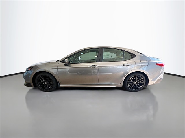 2025 Toyota Camry SE photo 3