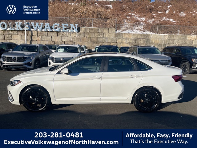 2025 Volkswagen Jetta SE's photo