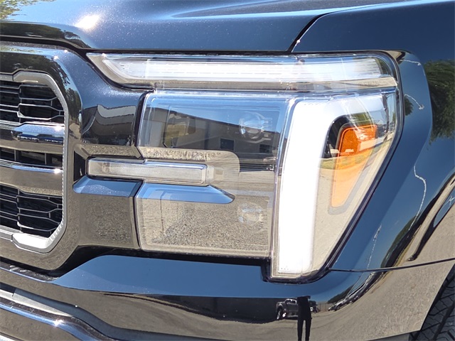 2025 Ford F-150 Lariat photo 3