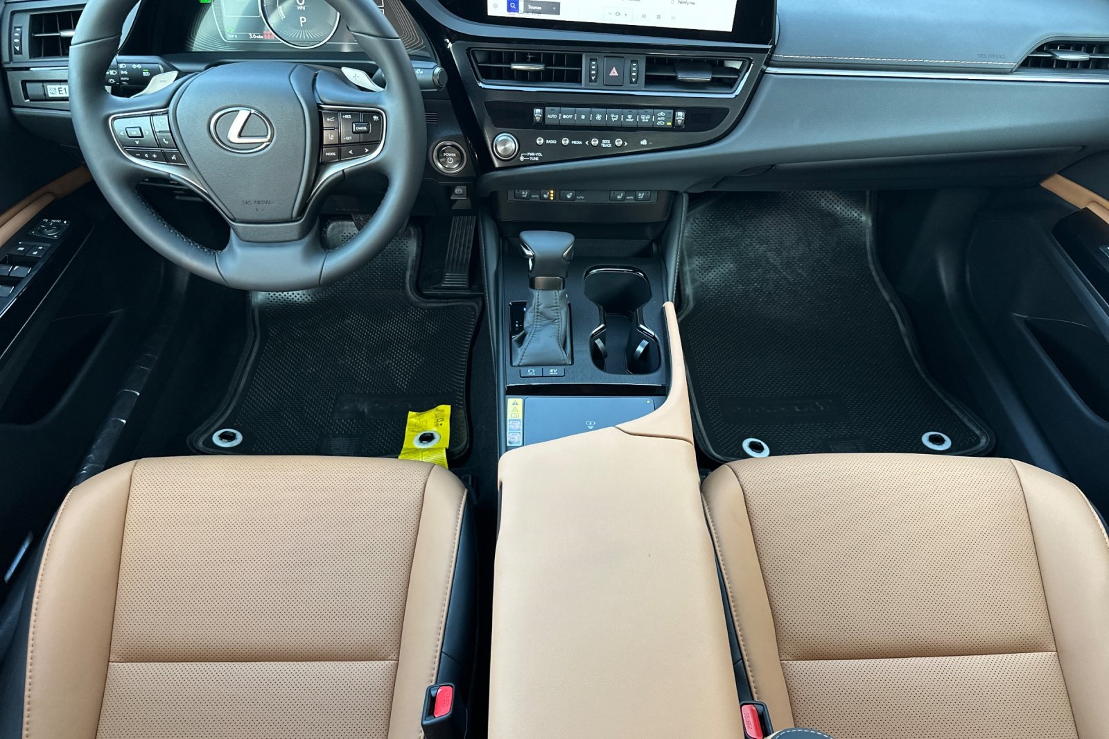 2025 Lexus ES 300h photo 10