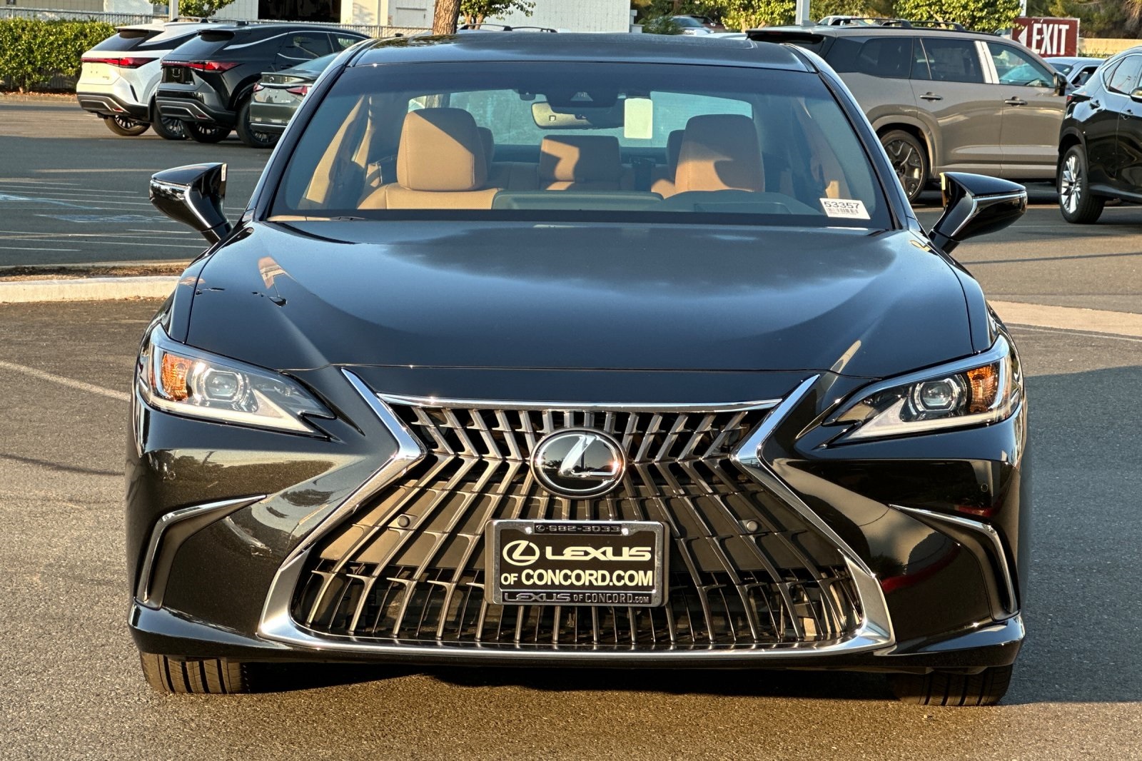 2025 Lexus ES 300h photo 6