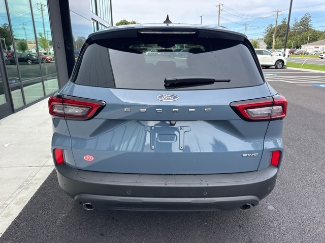 2025 Ford Escape ST-Line photo 4