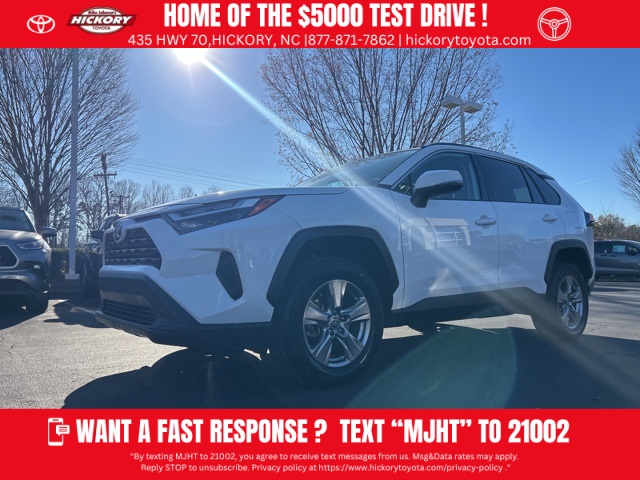 2024 Toyota RAV4 XLE's photo