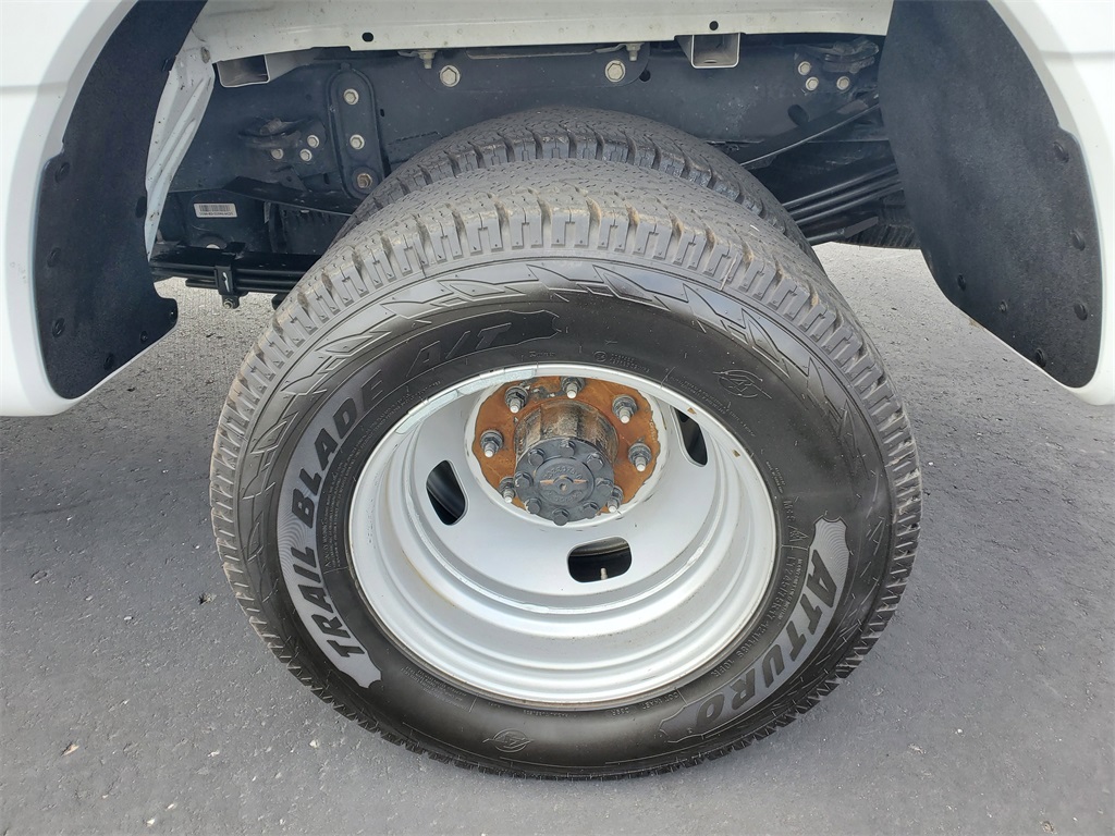 2024 Ford F-350 photo 28