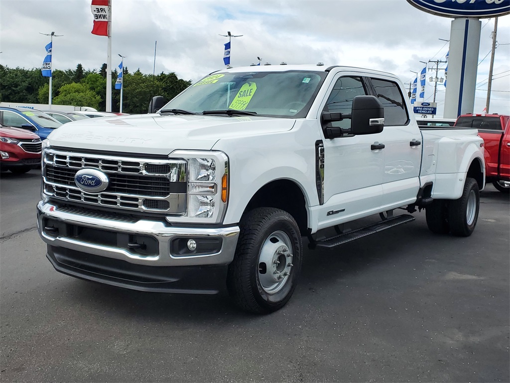 2024 Ford F-350 photo 3