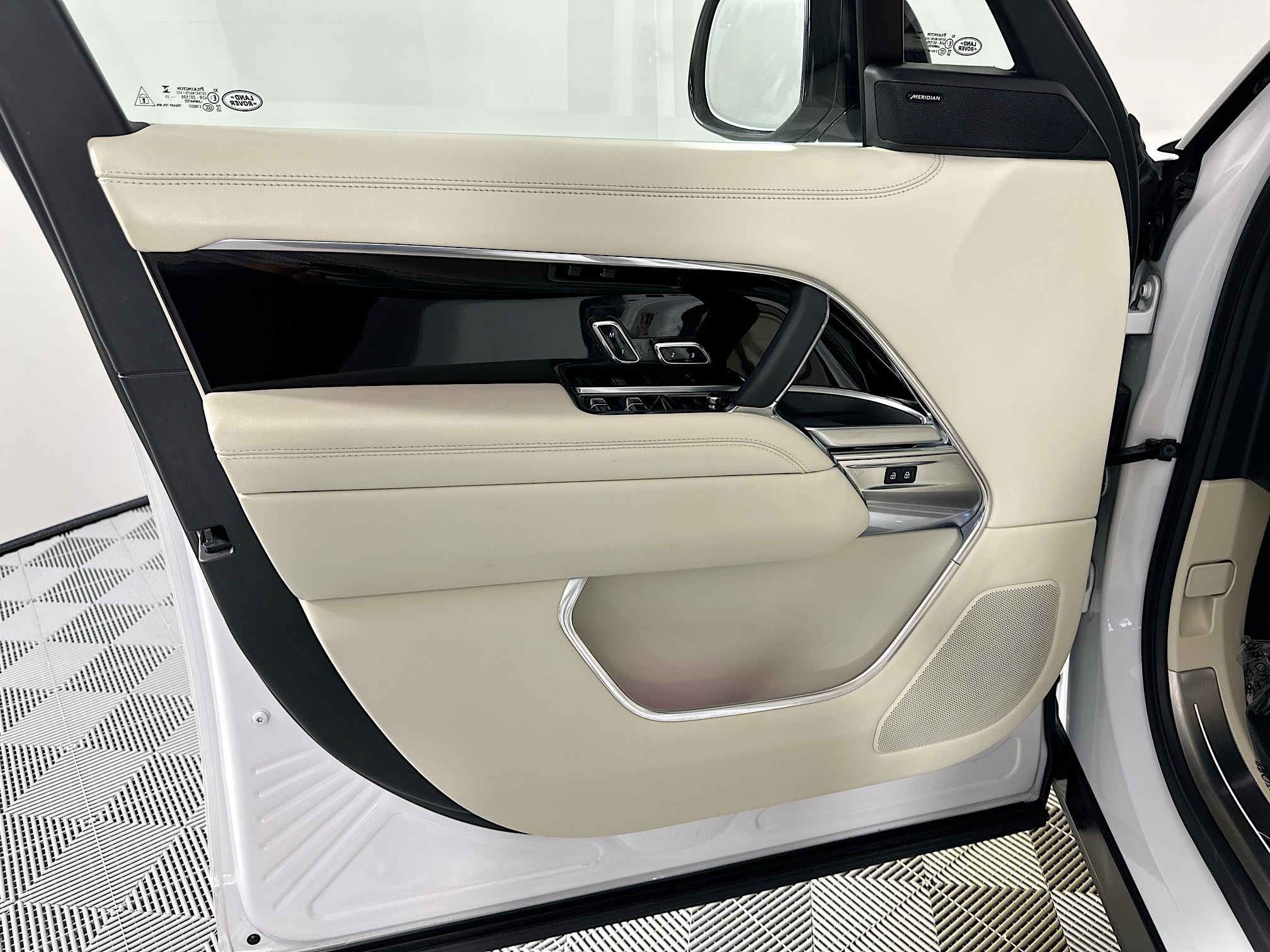 used 2023 Land Rover Range Rover car, priced at $112,998