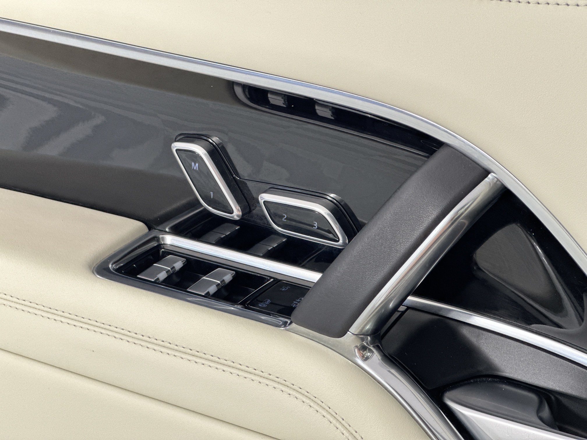 used 2023 Land Rover Range Rover car, priced at $112,998