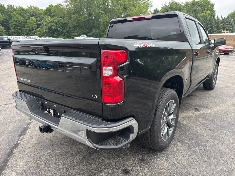 2025 Chevrolet Silverado 1500 LT photo 2
