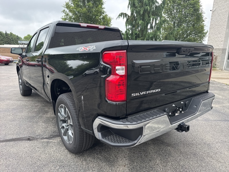 2025 Chevrolet Silverado 1500 LT photo 4