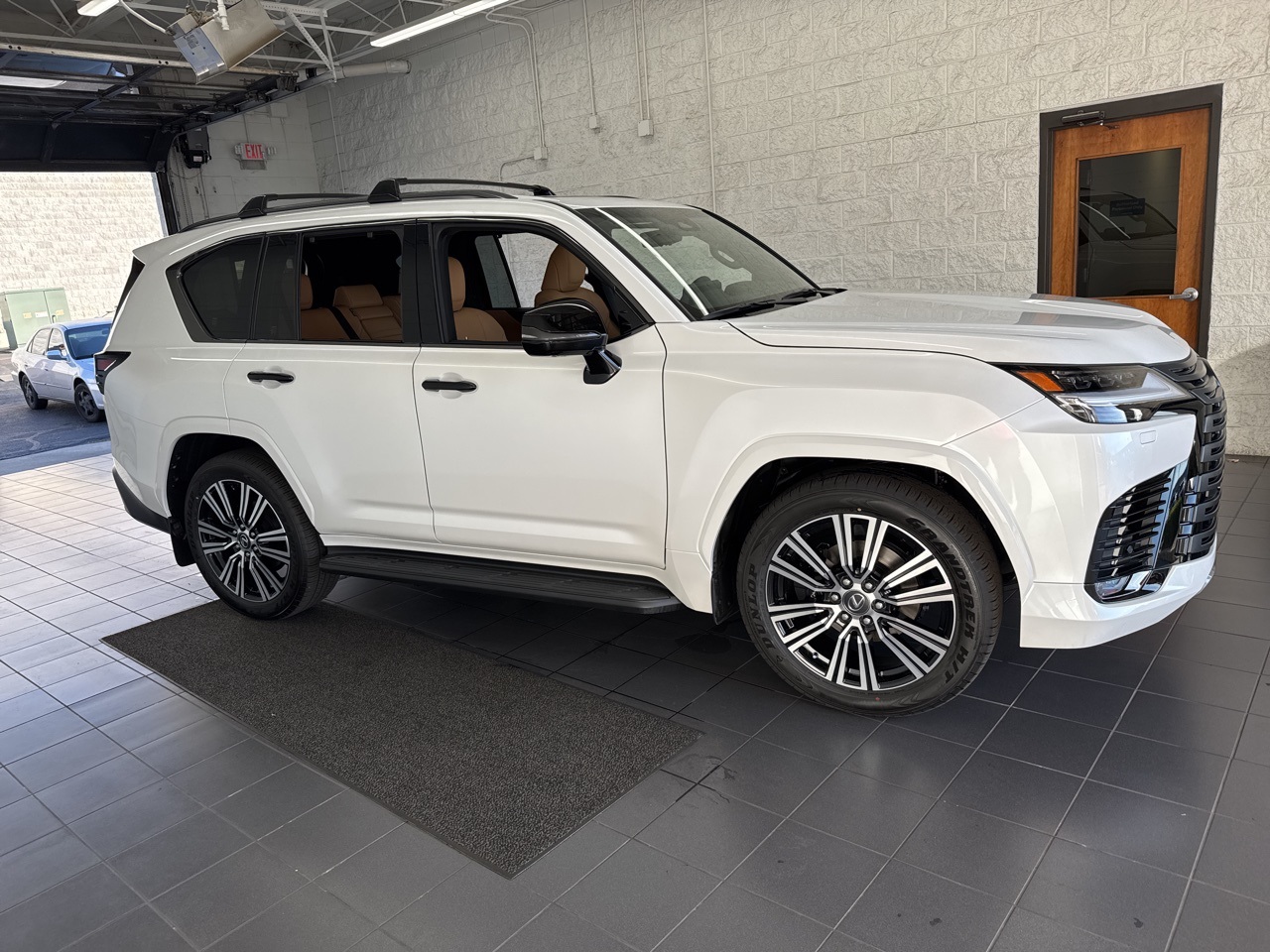 2025 Lexus LX 600 Luxury