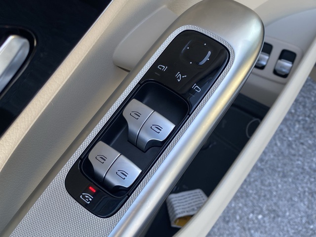 used 2025 Mercedes-Benz GLC car, priced at $47,900