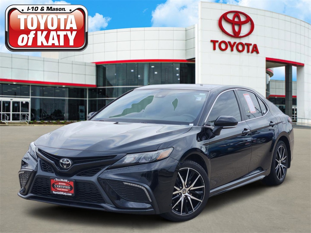 2024 Toyota Camry SE's photo