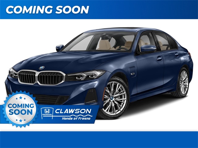 2023 BMW 3 Series 330e's photo