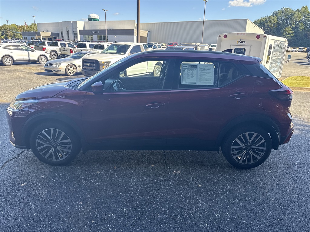 2023 Nissan Kicks SV photo 2