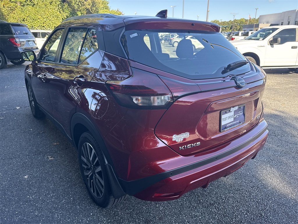 2023 Nissan Kicks SV photo 3