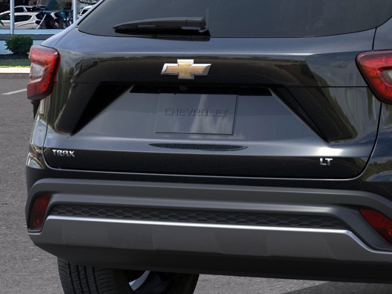 2025 Chevrolet Trax LT SUV FWD 14