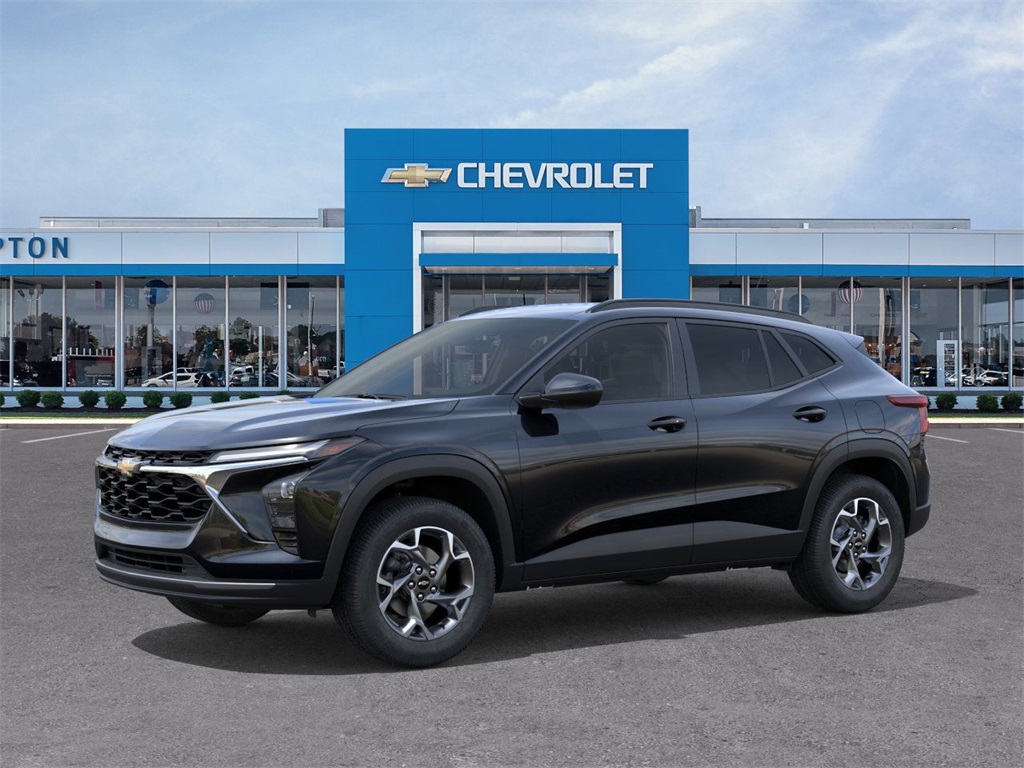 2025 Chevrolet Trax LT SUV FWD 2