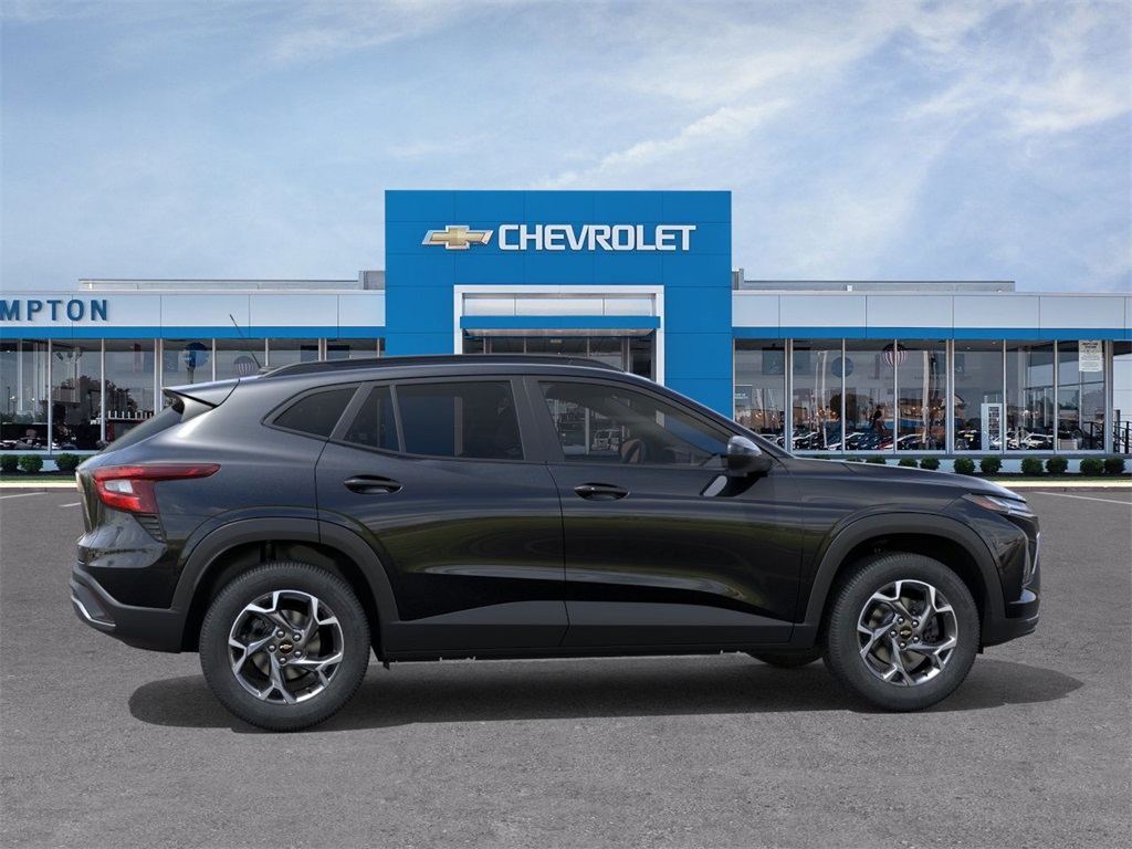 2025 Chevrolet Trax LT SUV FWD 5