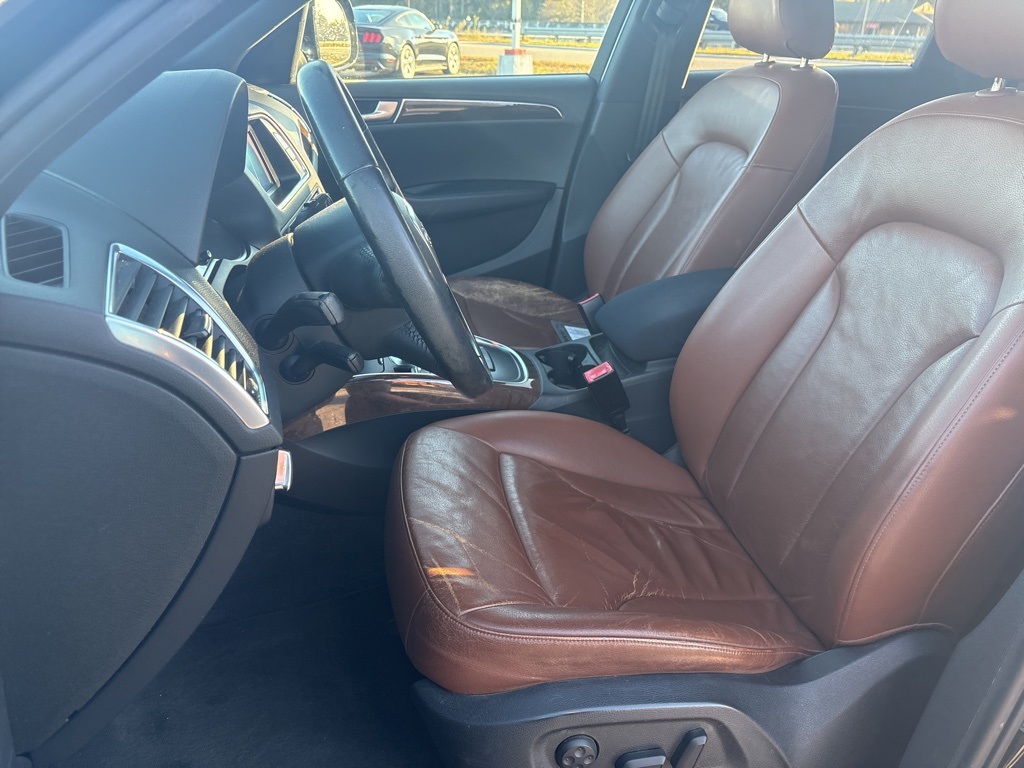 2011 Audi Q5 2.0T Premium:V3941