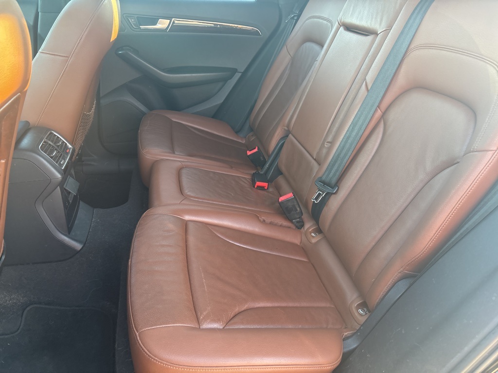 2011 Audi Q5 2.0T Premium:V3941