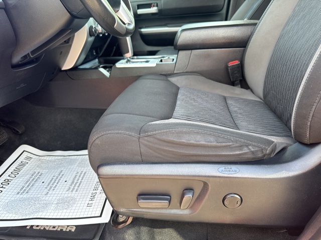 2016 Toyota Tundra SR5 photo 10