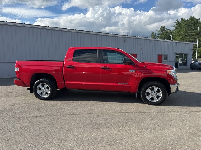 2016 Toyota Tundra SR5 photo 2