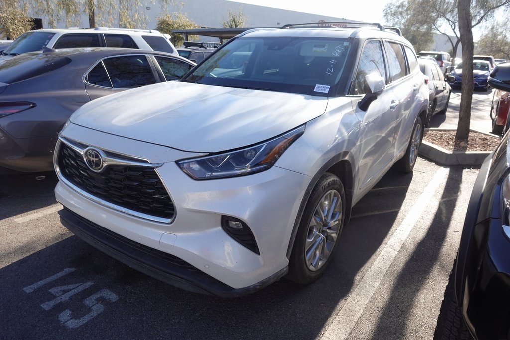 2023 Toyota Highlander Limited's photo