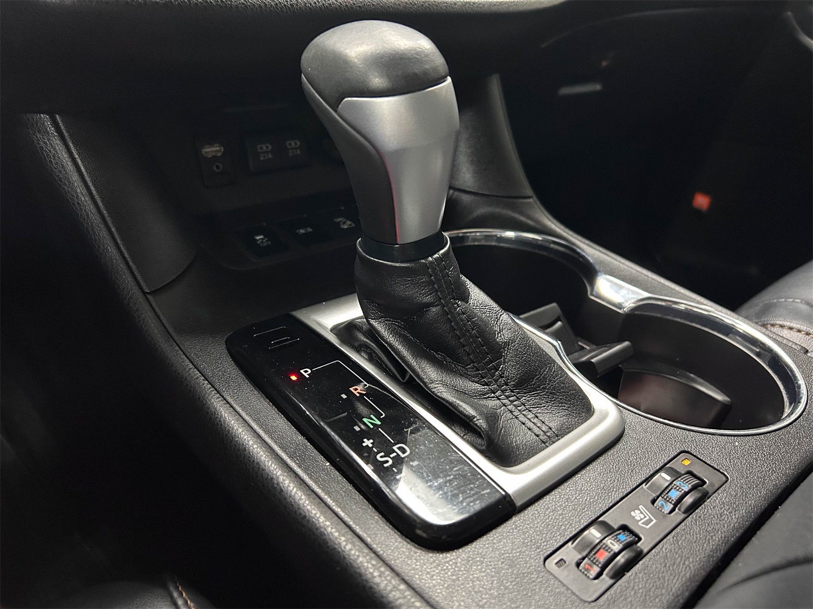 used 2018 Toyota Highlander car, priced at $18,788