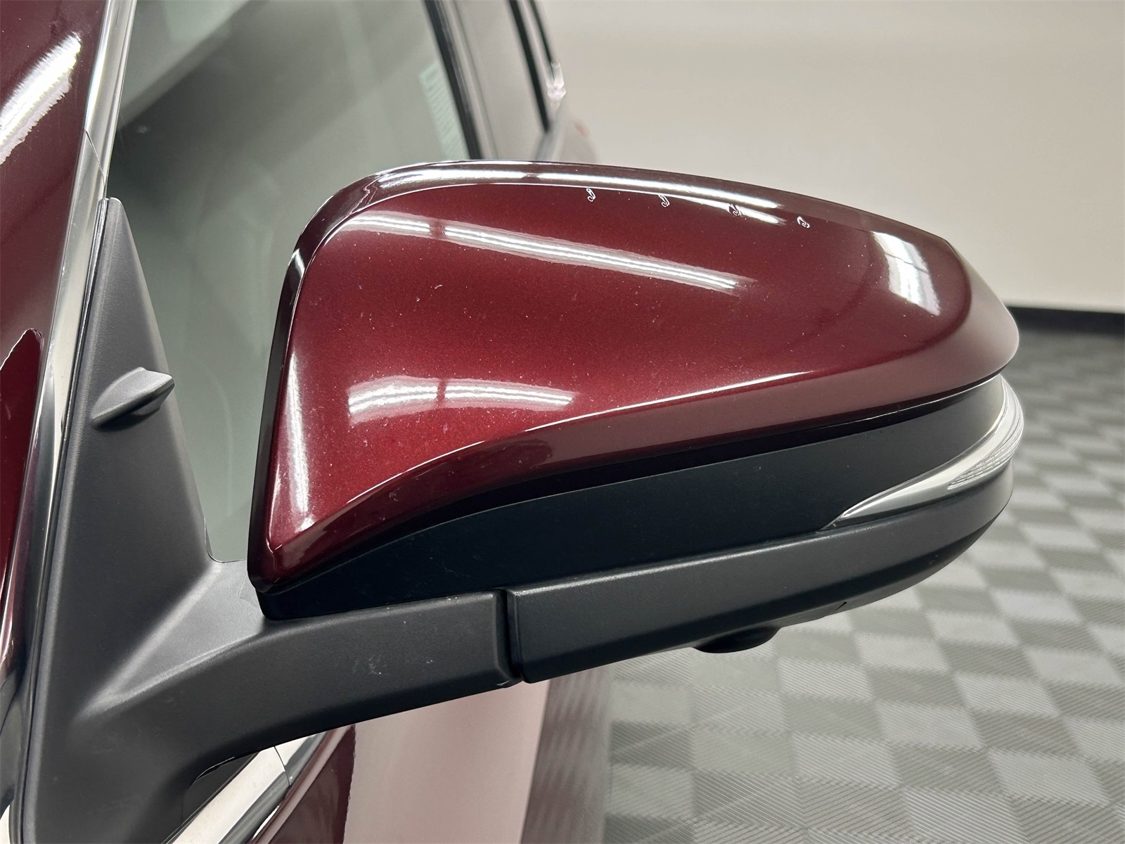 used 2018 Toyota Highlander car, priced at $18,788