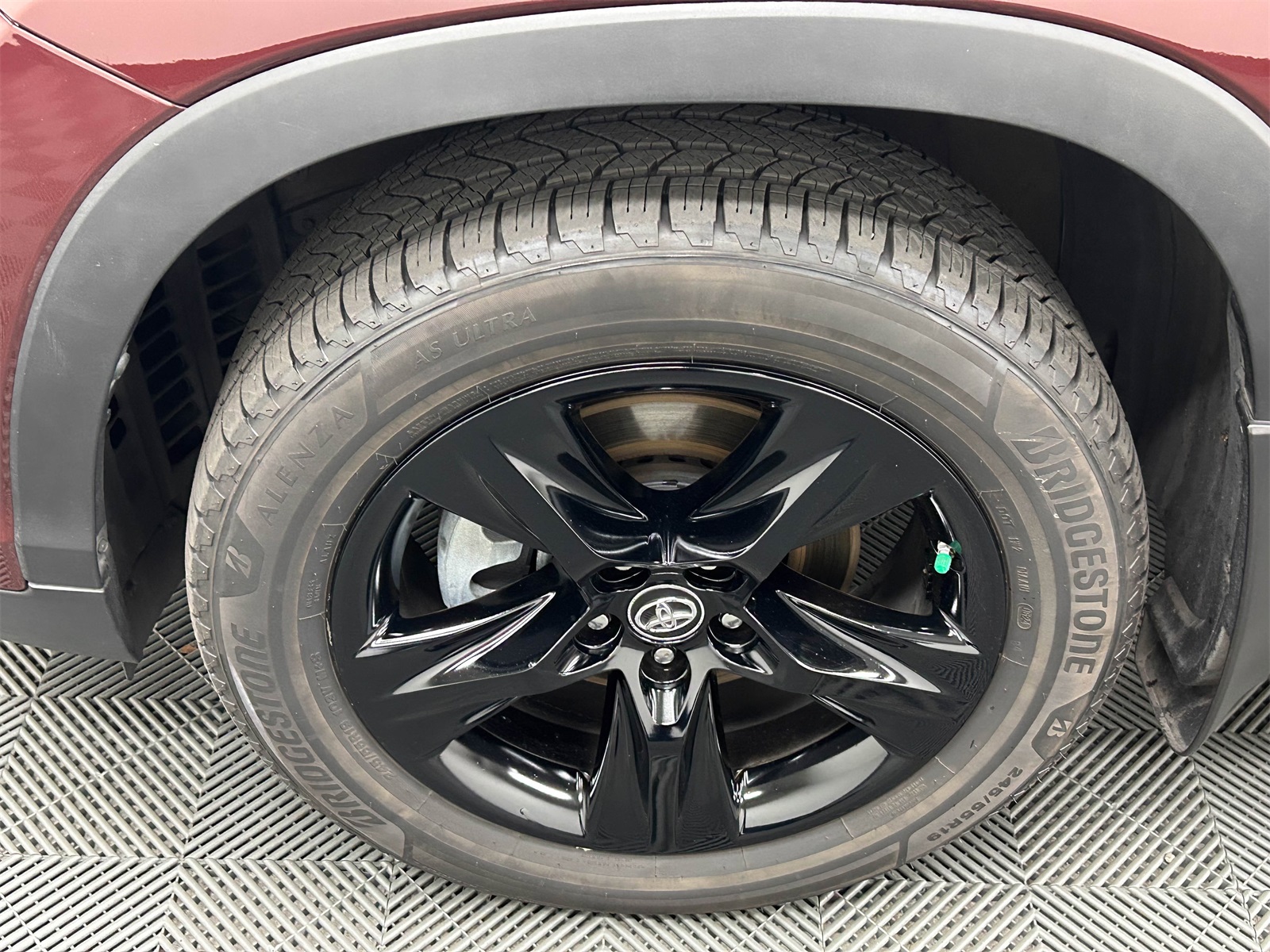 used 2018 Toyota Highlander car, priced at $18,788