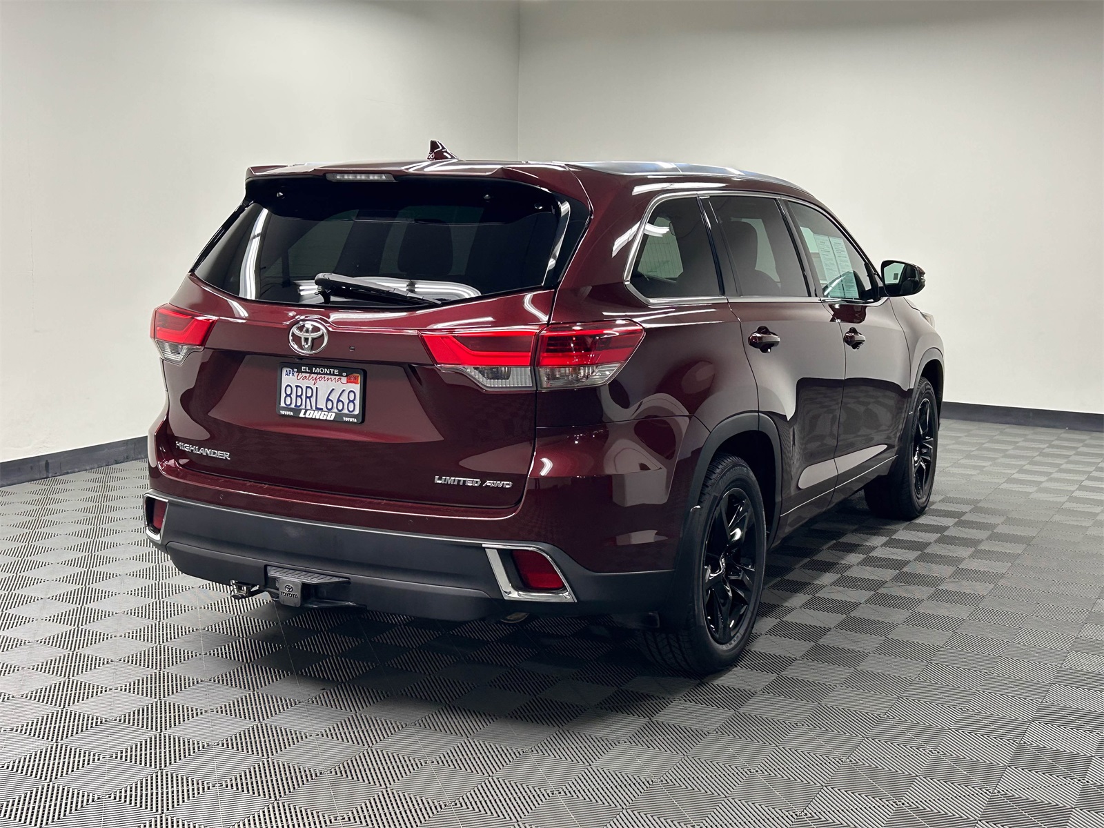 used 2018 Toyota Highlander car, priced at $18,788