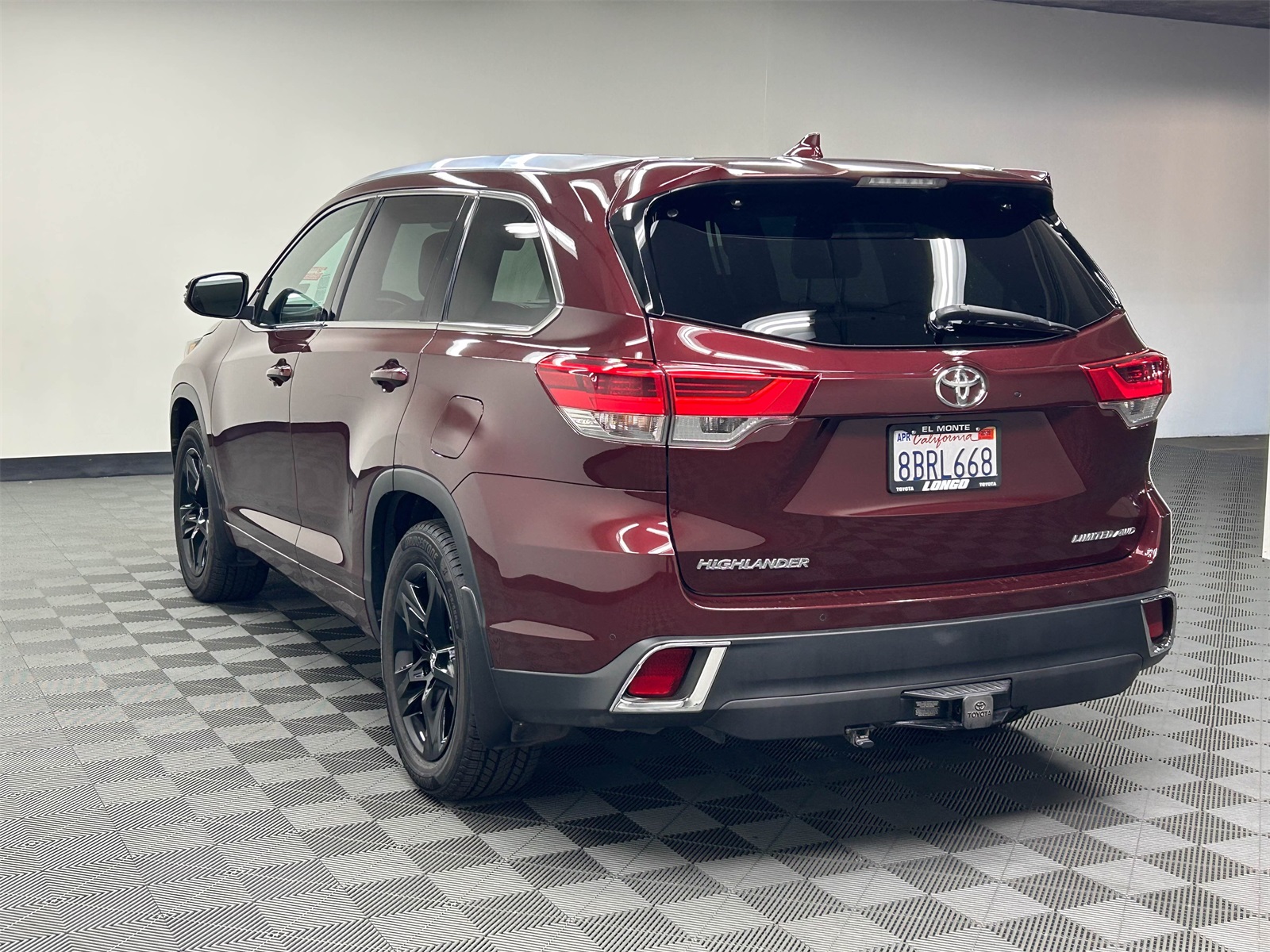 used 2018 Toyota Highlander car, priced at $18,788