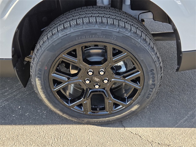 New 2025 Ford Maverick XLT 4D Crew Cab