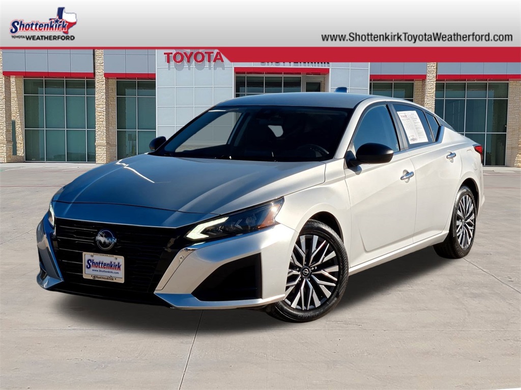 2024 Nissan Altima SV's photo