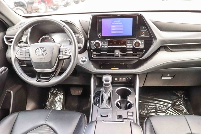 used 2024 Toyota Highlander car, priced at $41,492