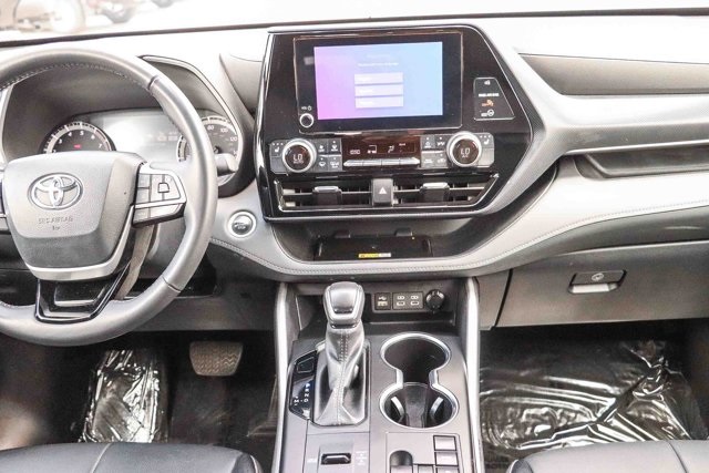 used 2024 Toyota Highlander car, priced at $41,492