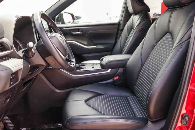 used 2024 Toyota Highlander car, priced at $41,492