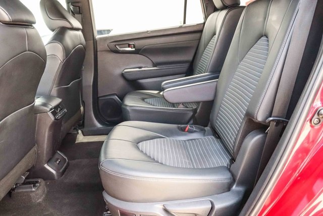 used 2024 Toyota Highlander car, priced at $41,492