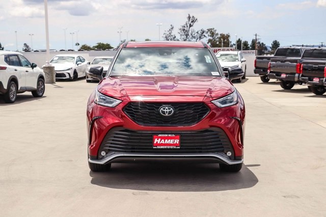 used 2024 Toyota Highlander car, priced at $41,492