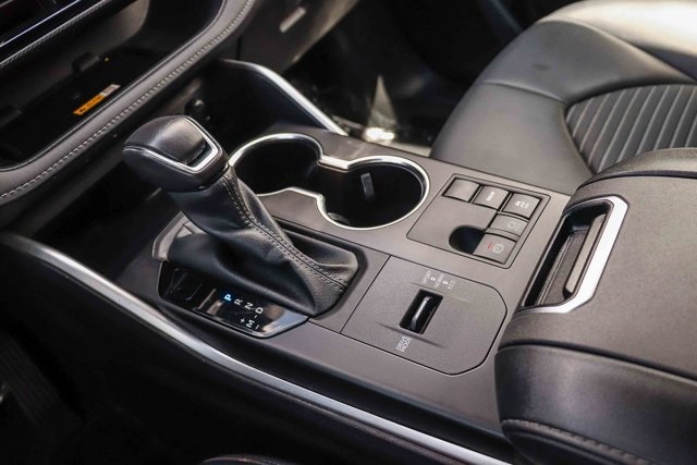 used 2024 Toyota Highlander car, priced at $41,492
