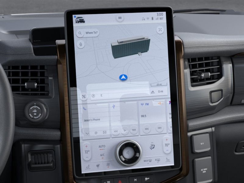 2025 Ford F-150 Lightning Lariat photo 13