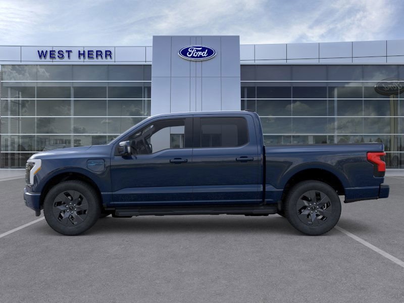 2025 Ford F-150 Lightning Lariat photo 3