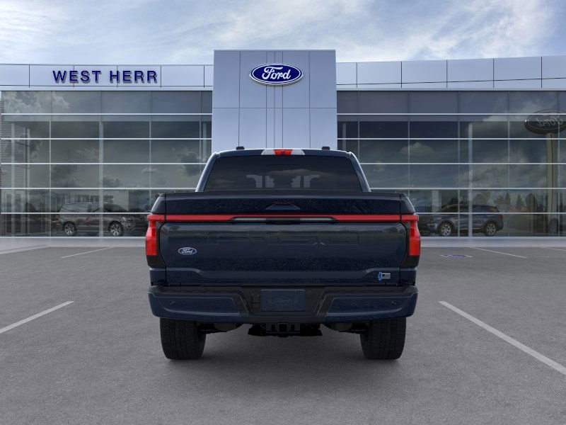 2025 Ford F-150 Lightning Lariat photo 5