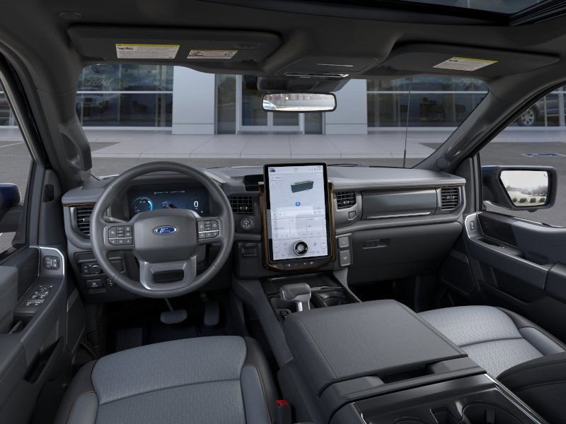 2025 Ford F-150 Lightning Lariat photo 8
