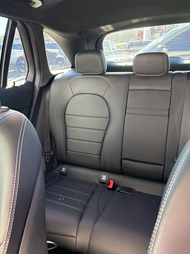 2022 Mercedes Benz GLC 300 4MATIC photo 3