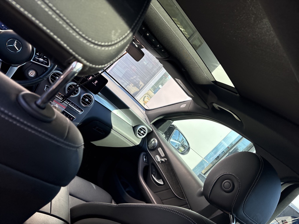 2022 Mercedes Benz GLC 300 4MATIC photo 4