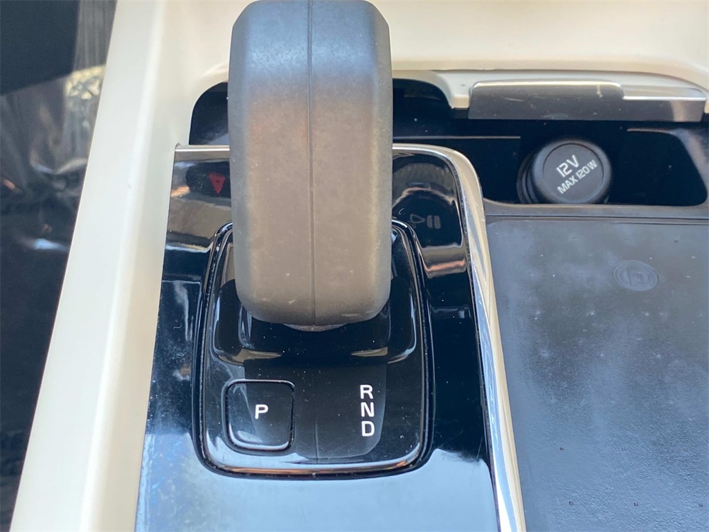 2022 Onyx Black Metallic Volvo XC60 B5 Momentum AWD SUV